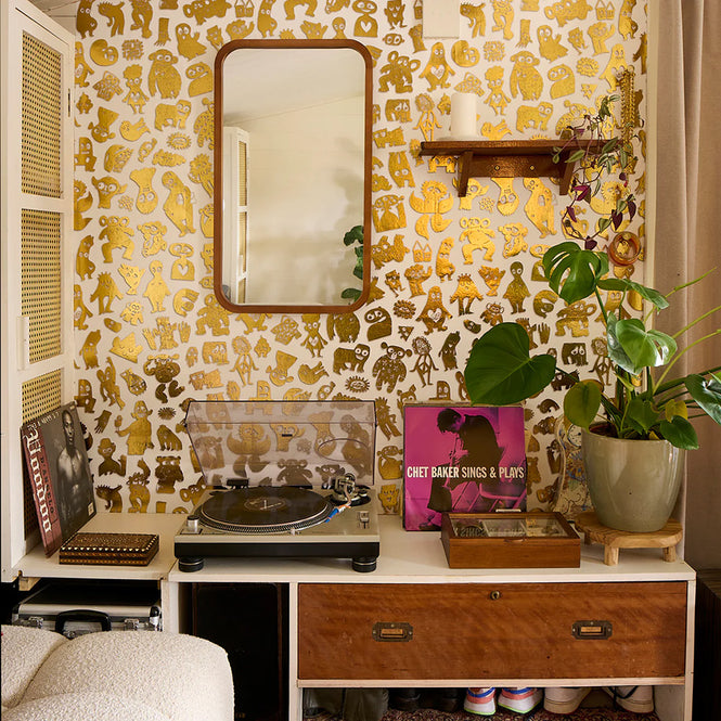 NLXL Gold Foil Wallpapers / Love Machine by Bas Kosters / Gold Foil on white BKS-06