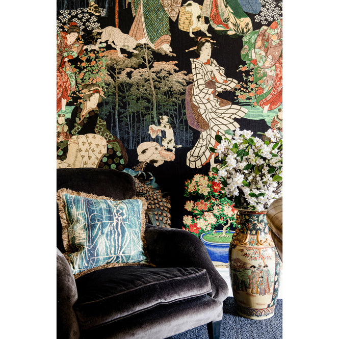 MINDTHEGAP / The Curator's Cabinet / SAMURAI AND GEISHA WP20653