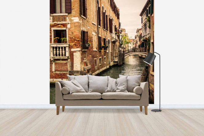 PHOTOWALL / Bricks and Bridges in Venice (e24161)
