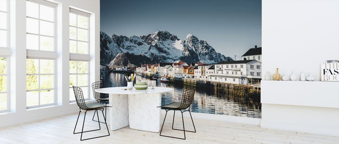 PHOTOWALL / Henningsvaer Village (e318150)