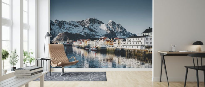 PHOTOWALL / Henningsvaer Village (e318150)