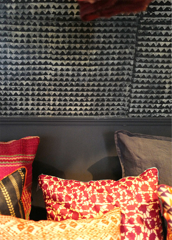 LE MONDE SAUVAGE de BEATRICE LAVAL / ルモンドソヴァージュ Triangle Noir C-24 (1枚単位)