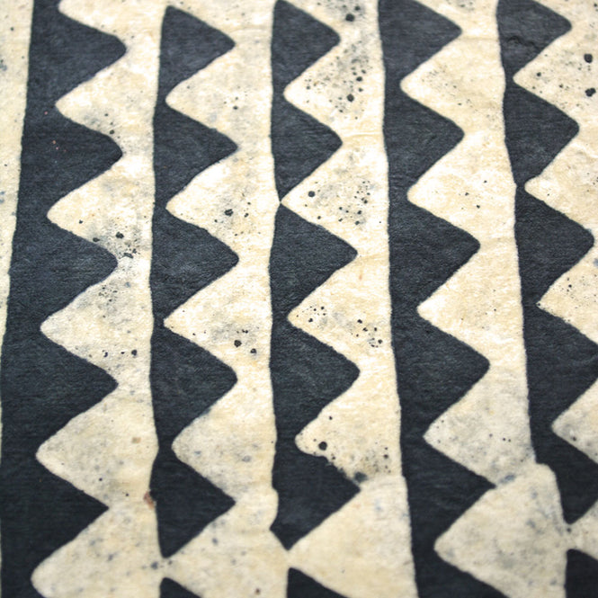 LE MONDE SAUVAGE de BEATRICE LAVAL / ルモンドソヴァージュ Triangle Noir C-24 (1枚単位)