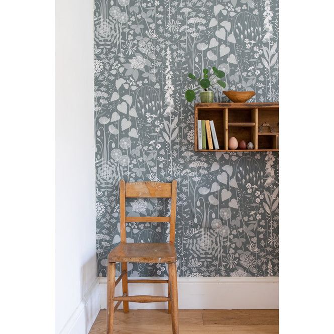 Hannah Nunn / Hedgerow in Furling