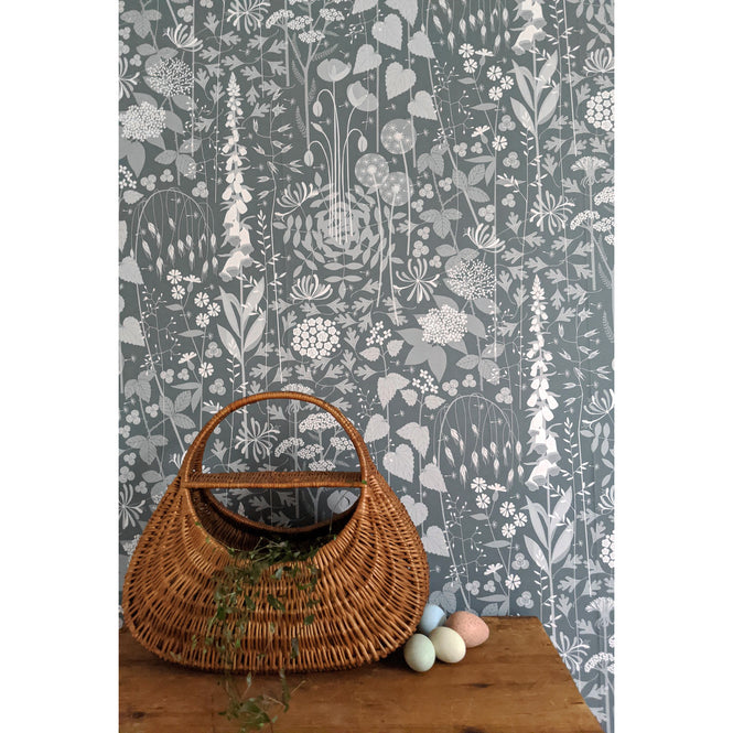 Hannah Nunn / Hedgerow in Furling