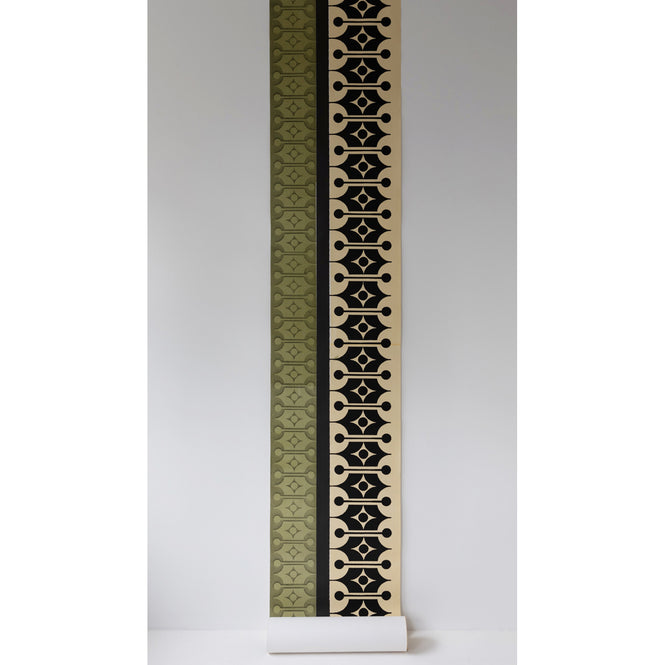 Deborah Bowness / HEIRLOOM / Mark 14 wallpaper Lakeland green & Sunshine yellow