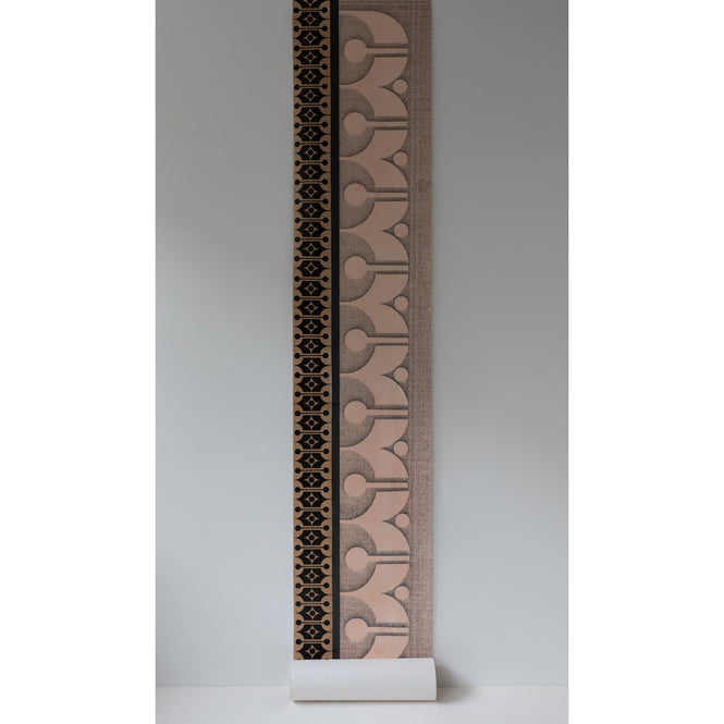 Deborah Bowness / HEIRLOOM / Mark 19 wallpaper Candy pink & Coffee brown