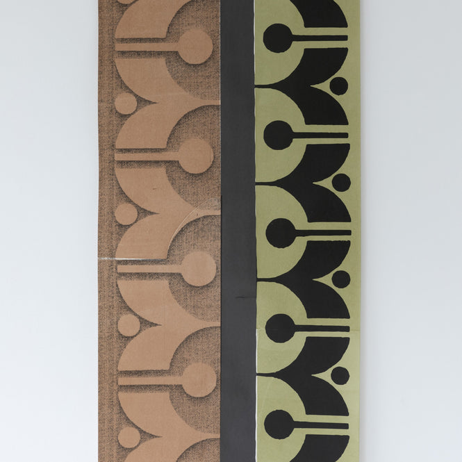 Deborah Bowness / HEIRLOOM / Mark 21 wallpaper Autumn brown & Lakeland green