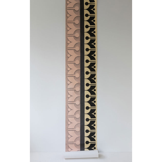 Deborah Bowness / HEIRLOOM / Mark 21 wallpaper Candy pink & Sunshine yellow