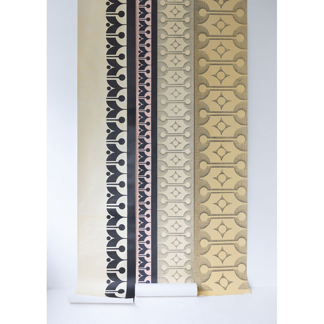 Deborah Bowness / HEIRLOOM / Sequence 10 Sunshine yellow, Candy pink & Coffee brown【3パネル1セット】