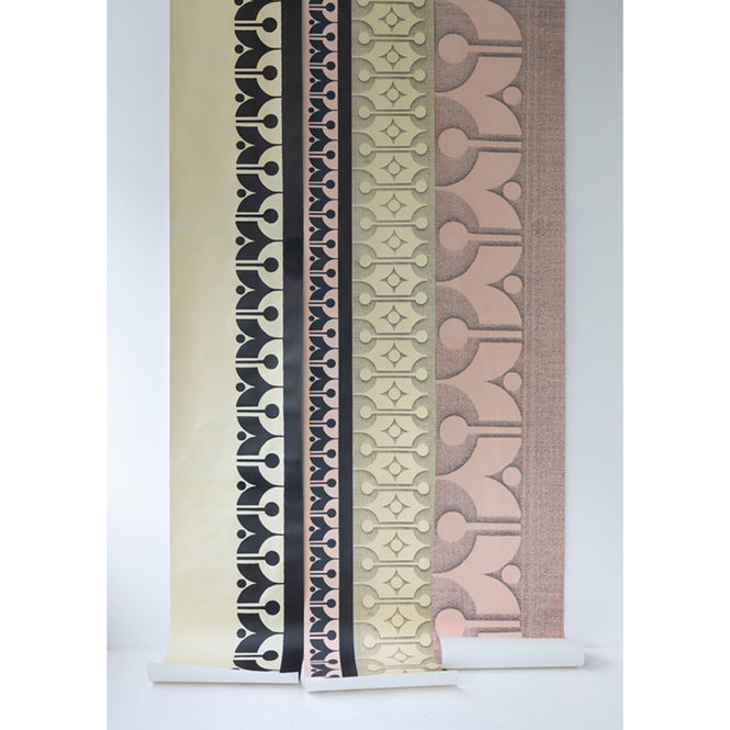 Deborah Bowness / HEIRLOOM / Sequence 12 Sunshine yellow & Candy pink【3パネル1セット】