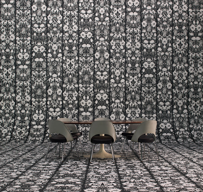 Archives Wallpaper by Studio Job / Withered Flowers/Black (JOB-06)