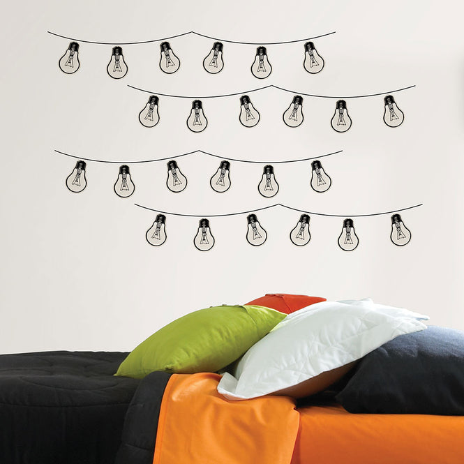 ※蓄光により電球部分が光ります。